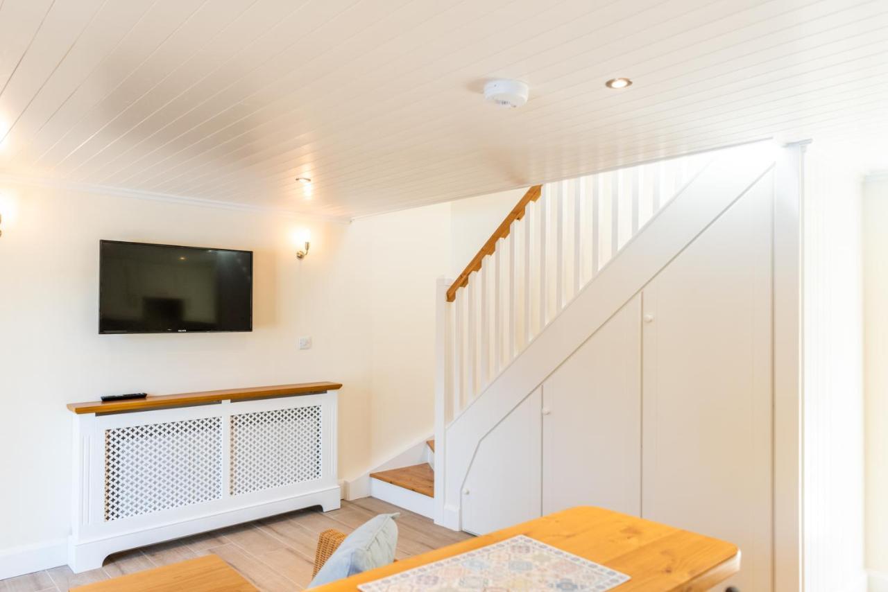 Ardnavaha House - Poolside Cottages Clonakilty Esterno foto