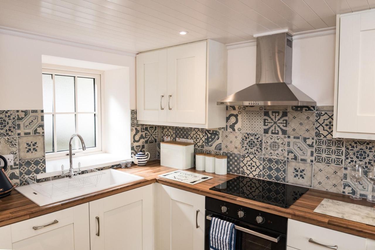 Ardnavaha House - Poolside Cottages Clonakilty Esterno foto