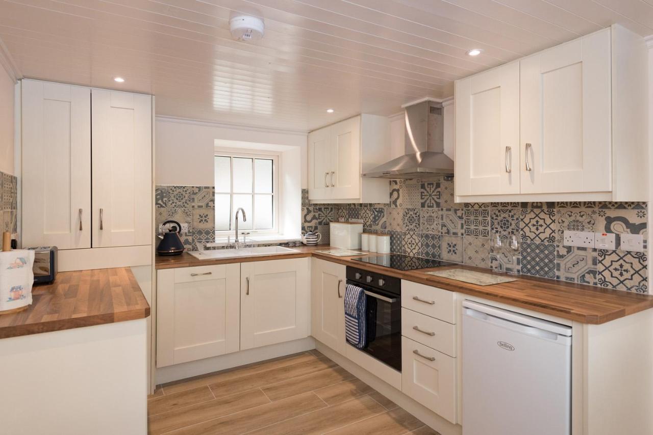 Ardnavaha House - Poolside Cottages Clonakilty Esterno foto