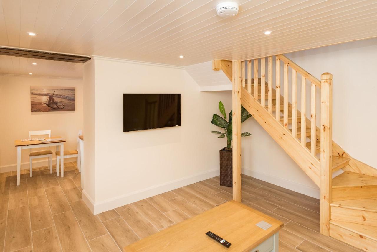 Ardnavaha House - Poolside Cottages Clonakilty Esterno foto