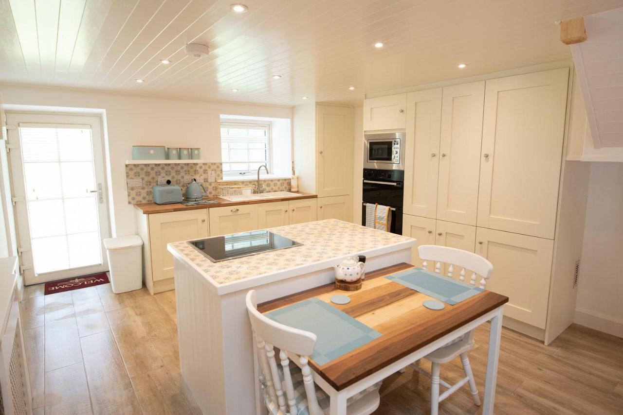 Ardnavaha House - Poolside Cottages Clonakilty Esterno foto