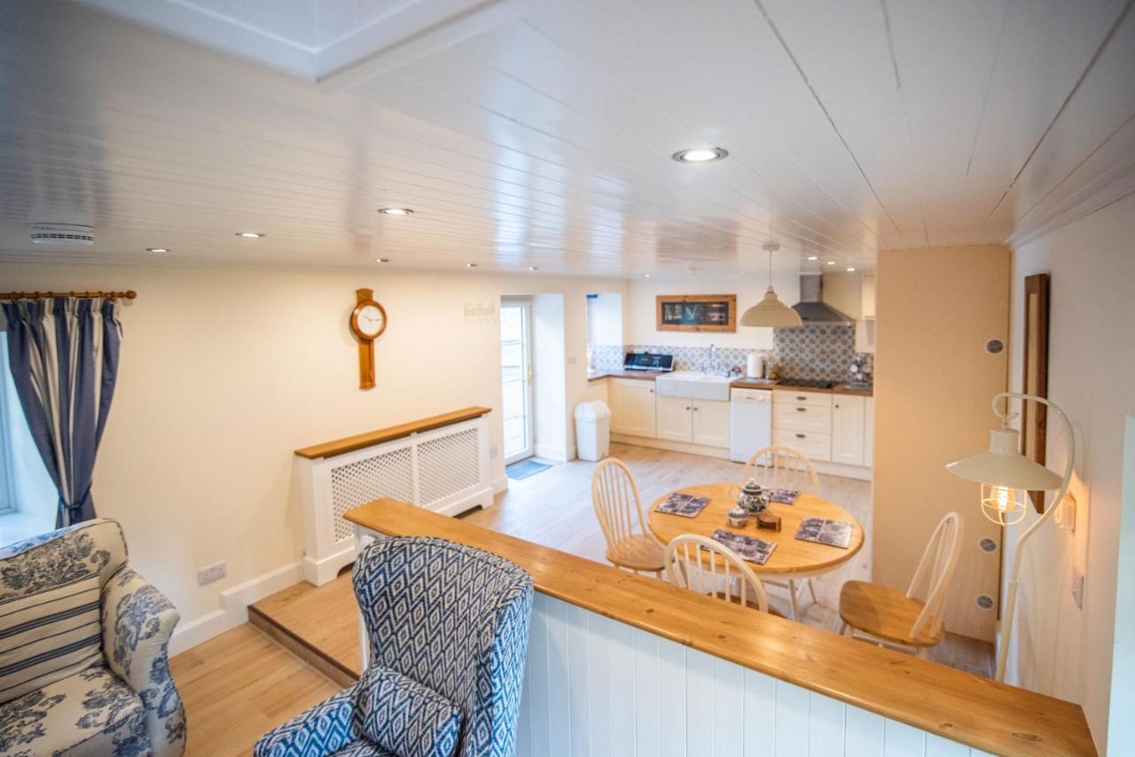 Ardnavaha House - Poolside Cottages Clonakilty Esterno foto